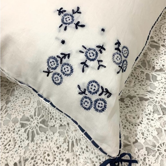 Ralph lauren Cote D’Azure accent pillow white linen embroidered 20” x 20” - Picture 13 of 13